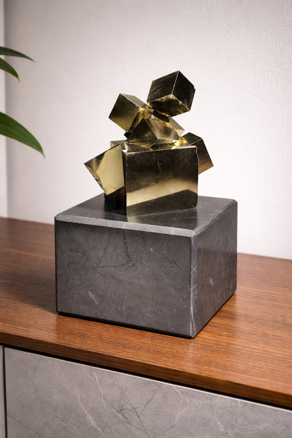 Exklusiver Pyrit aus Navajún, Spanien – Natürliche Kubenform in Museumsqualität | 7 cm