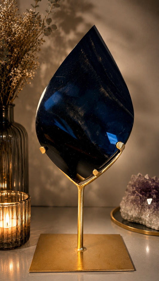 Schwarze Obsidian-Flamme 33 cm 2 kg mit goldenem Ständer | Brasilien