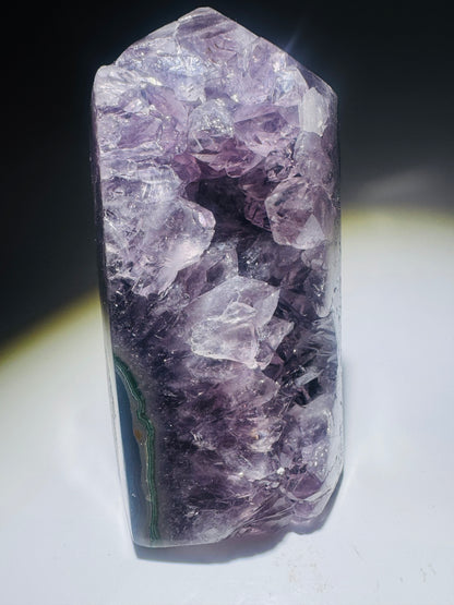Bezaubernde Amethystspitze aus Uruguay – 13.5 cm | Extra klare Kristalle, 1A-Qualität, Naturstruktur 💜