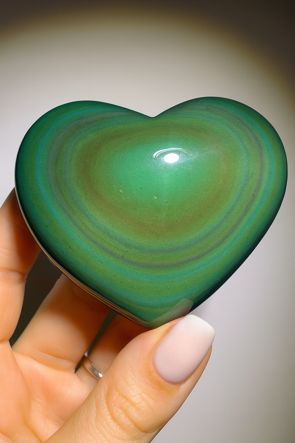 Rainbow Obsidian Herz 🌈 7 x5.8 cm – Handmade Unikat aus Mexiko mit grünem Farbspiel