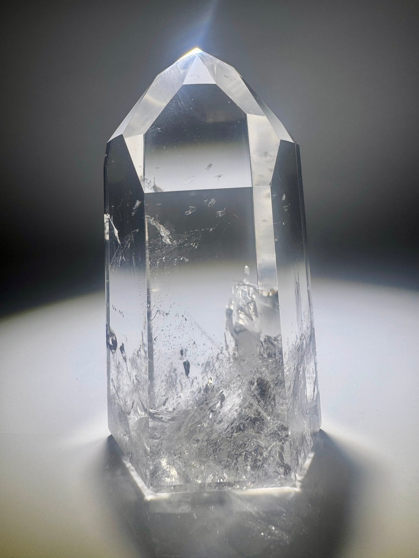 Exklusive sehr transparente Bergkristallspitze / Lemurian mit Regenbogen - 9cm, 284g