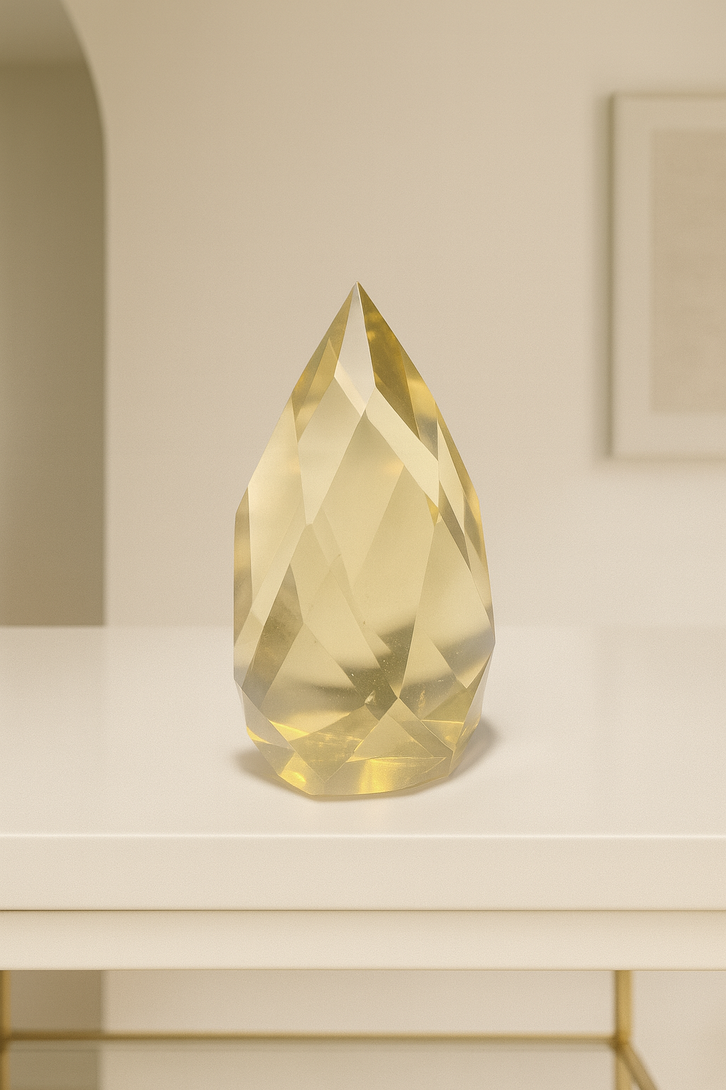 Bezauberndes Citrin Ornament – facettiert & klar 🌟 - 7.1cm, 120g