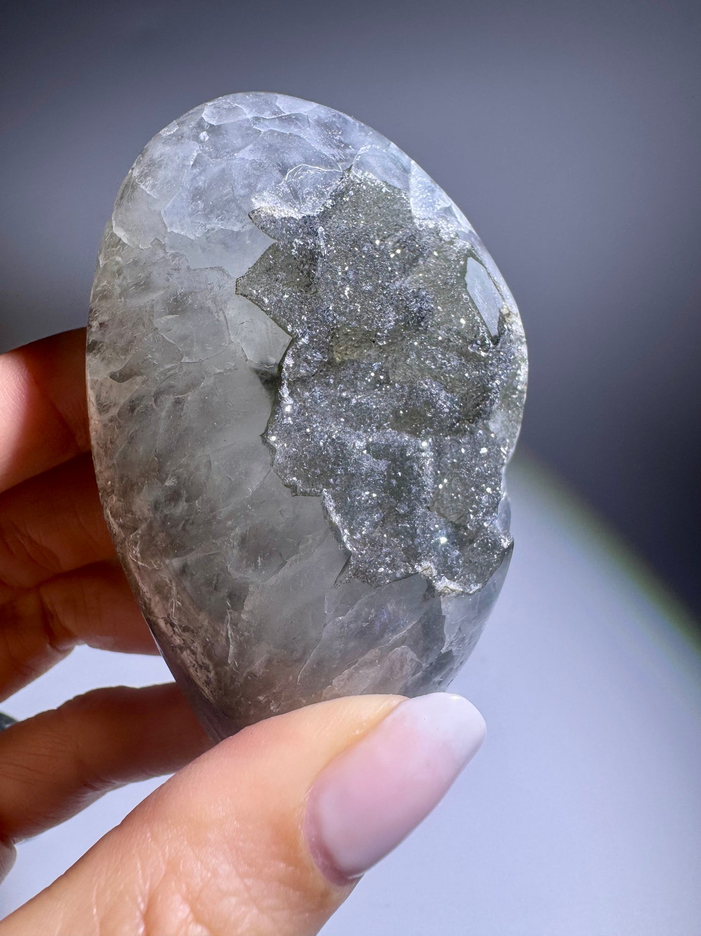 Grüner Rainbow Amethyst  - 8cm, 186g