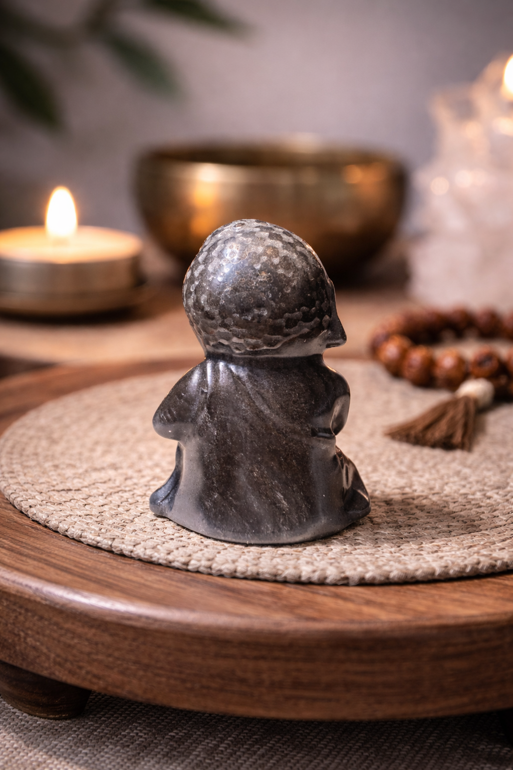 Kleiner Buddha aus Silber-Obsidian – Ruhe, Schutz und Erdung 🖤🧘‍♂️