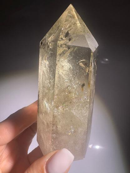Schöne Citrin Spitze mit Regenbogen - 10.5cm, 288g
