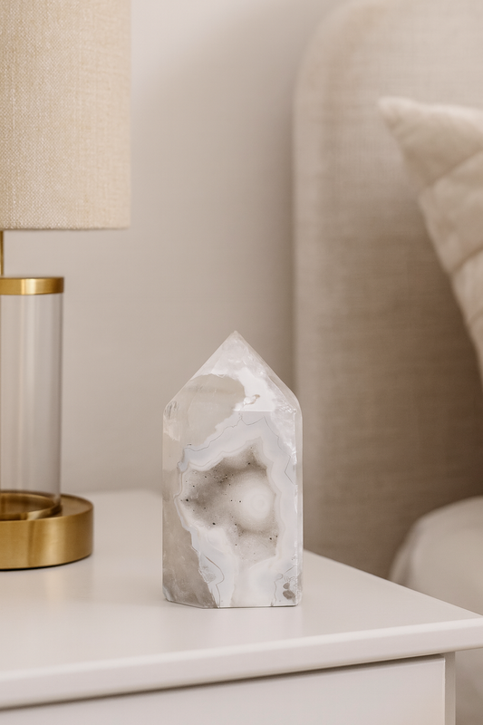 Achat-Spitze 7 cm Weiss-Blau – Brasilien | UNIQUE CRYSTALS