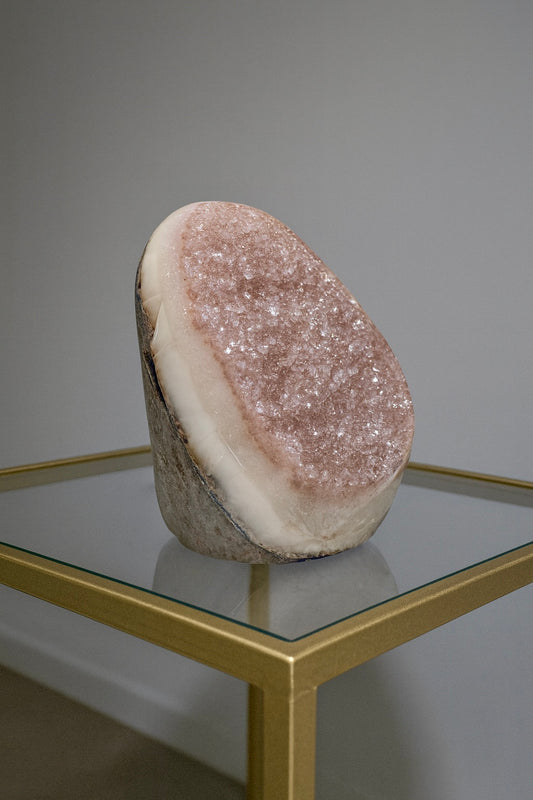 Altrosa Rainbow Amethyst Cutbase – Selten, 6 cm, 168 g, Uruguay 