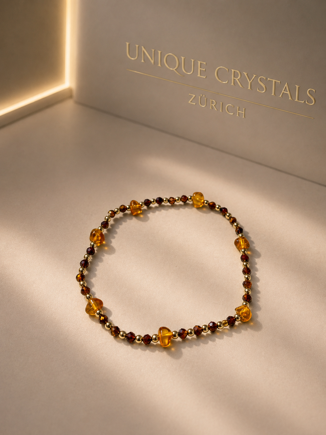 Amber Tigerauge Armband aus natürlichem Bernstein mit Freeform-Perlen und Goldperlen