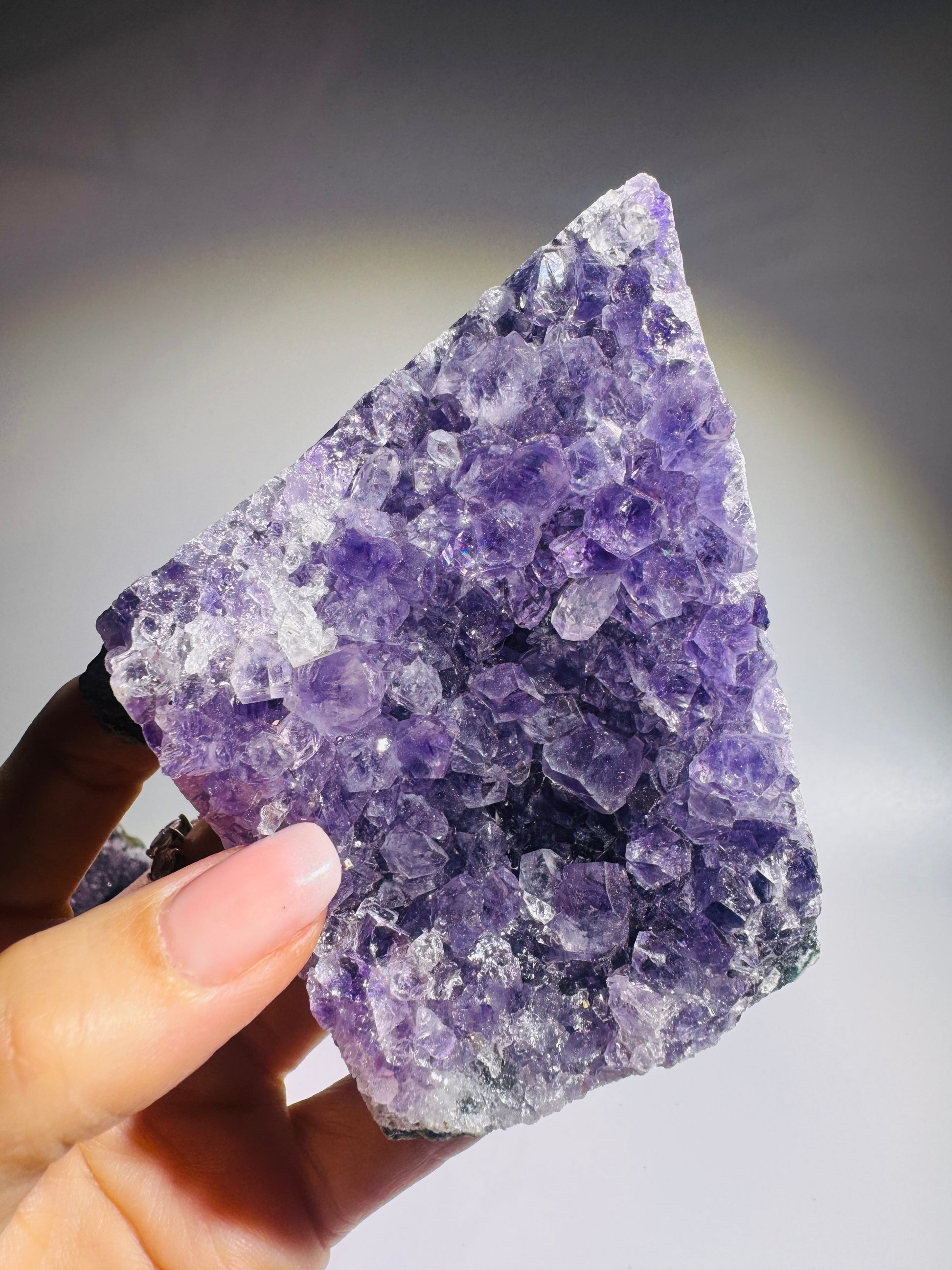 Amethyst-Druse 10 x 7,5 cm, 361 g – violette Naturkristallgruppe, energetische Kristallformation für Meditation, innere Ruhe, Schutz und Harmonie
