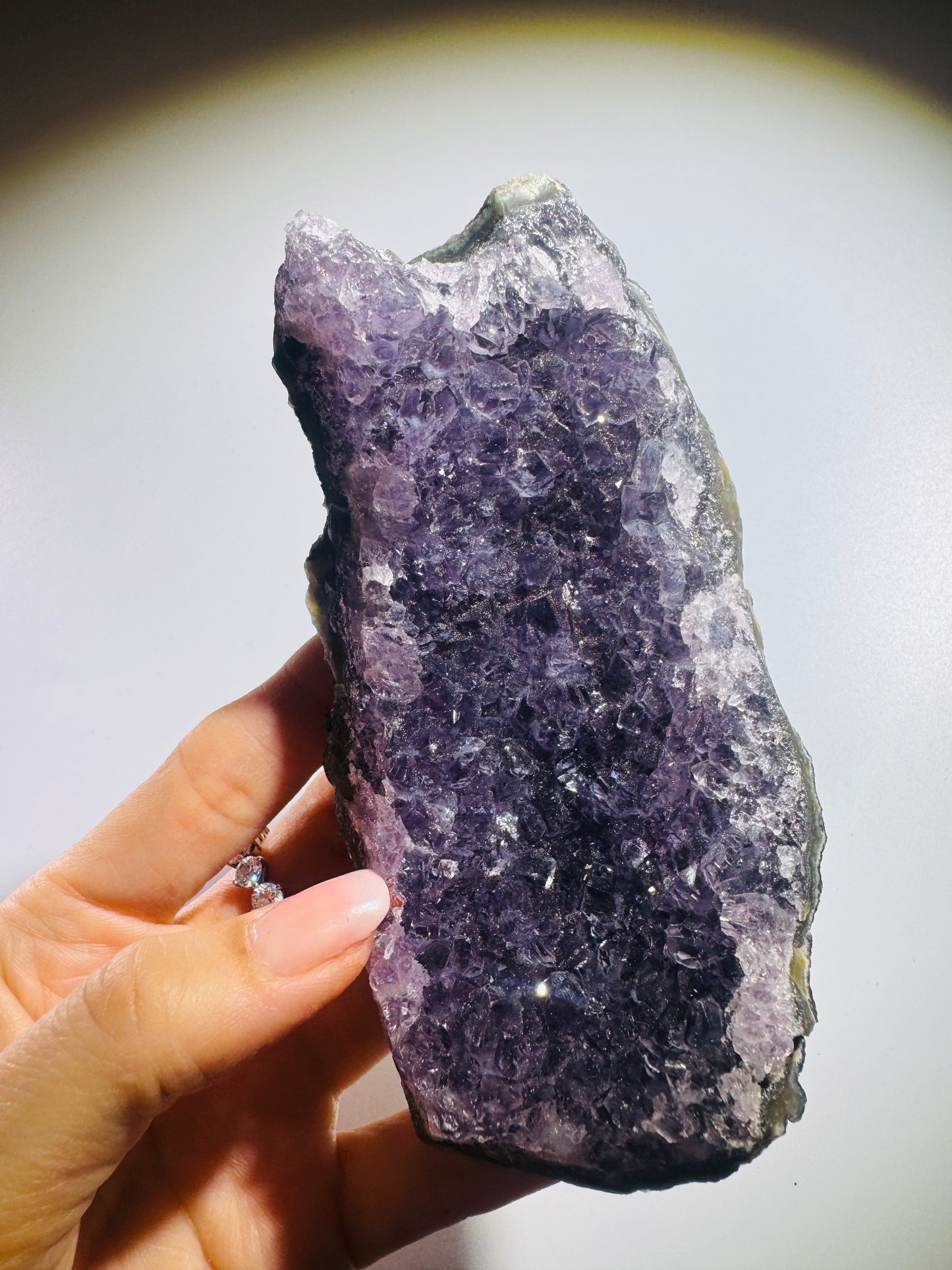 Amethyst-Druse – 12 x 6,5 cm, kraftvolle violette Kristallenergie