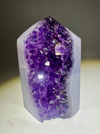 Amethyst Achat Kristallspitze Premium Qualitaet Uruguay 8.7 cm