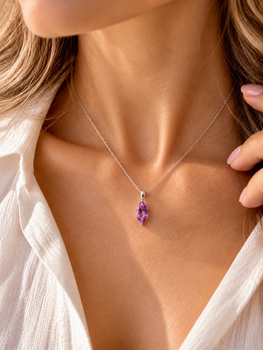 Amethyst Anhänger Navette facettiert 7 × 14 mm mit 925 Silberfassung