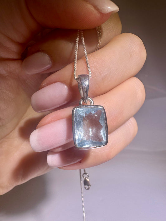 Aquamarin Anhänger 925 Silber – Facettierte Tropfenform