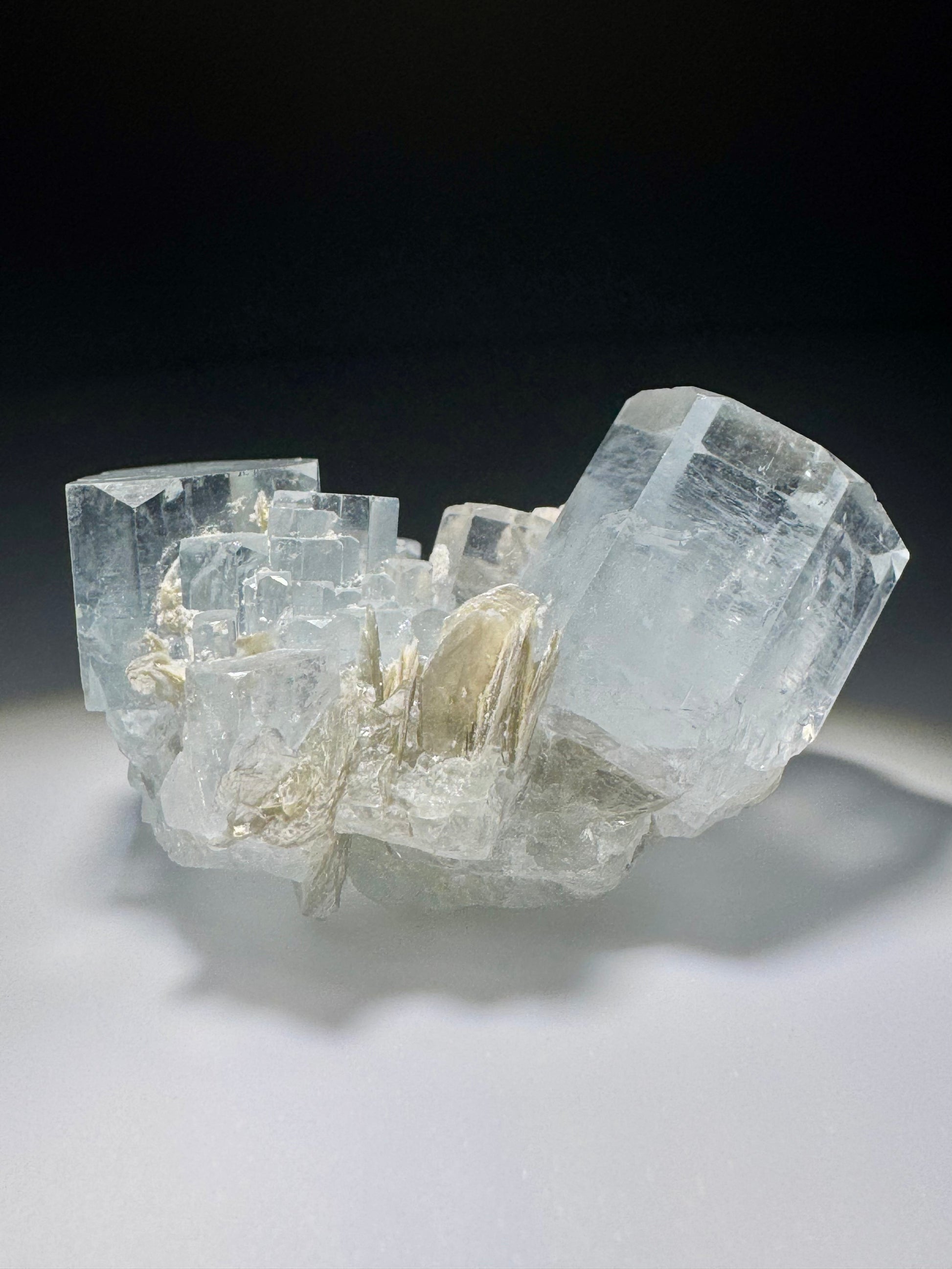 Aquamarin mit klaren Spitzen – exklusiver Kristall aus dem Himalaya-Gebiet Pakistans