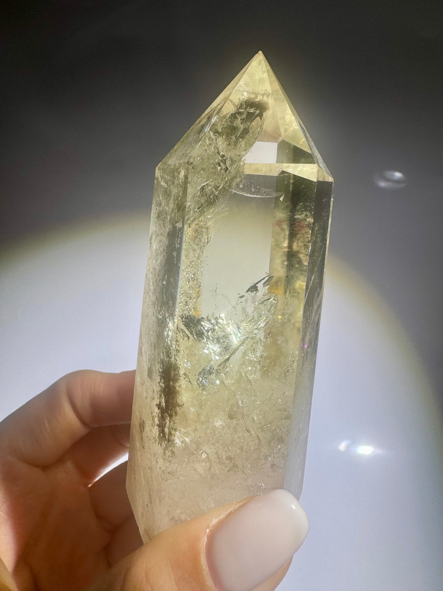 Schöne Citrin Spitze mit Regenbogen - 10.5cm, 288g