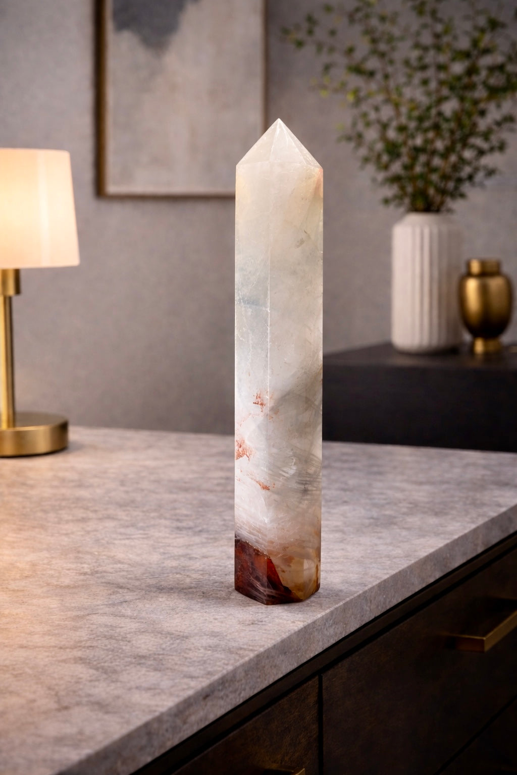 Riesige Bergkristallspitze mit Feuerquarzeinschlüssen 37cm - 2.16 kg