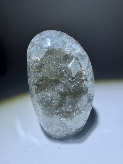 Grüner Rainbow Amethyst  - 8cm, 186g