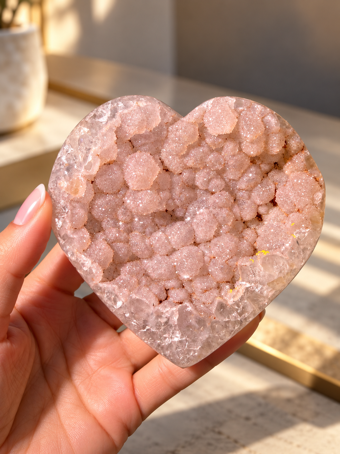Baby Pink Rainbow Amethyst Herz – funkelnde Kristalle aus Uruguay
