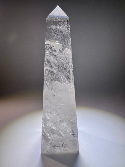 Bergkristall-Obelisk – 15 cm, extra klare Premiumqualität aus Brasilien, für energetische Klarheit & Fokus