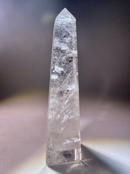 Bergkristall-Obelisk – 17 cm hoch, 4 cm breit, extra klar & vierseitig geschliffen aus Brasilien