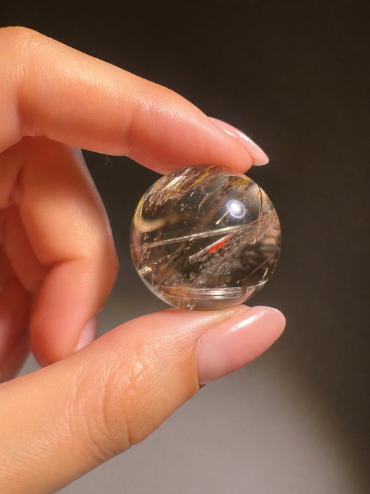 Bergkristall (komplett klar) Kugel mit Kupfer Rutil Nadeln 🖤 -2.2cm