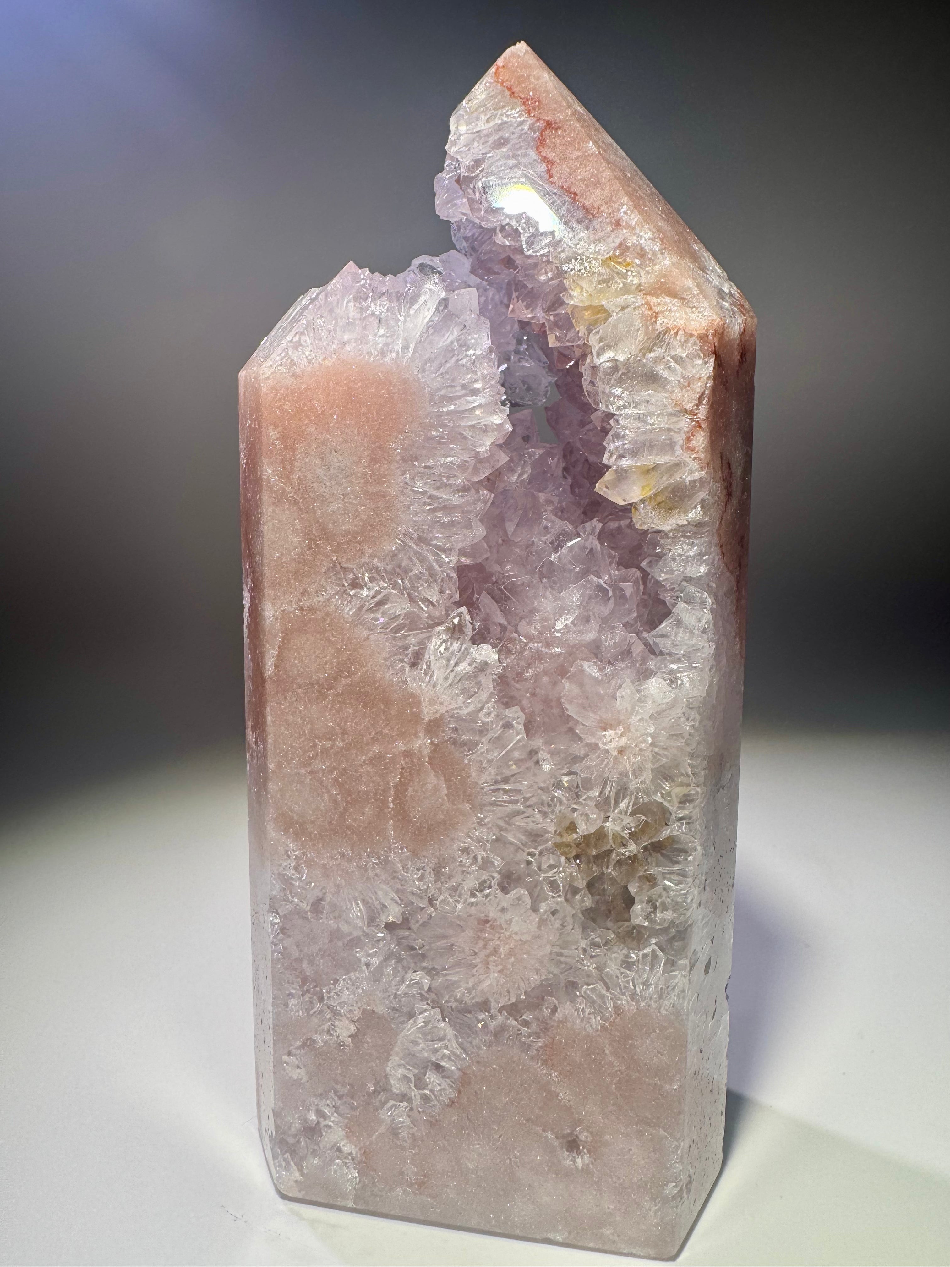 Bezaubernde rosafarbene Amethyst-Druse mit floraler Struktur und seltener Transparenz – 14,5 cm
