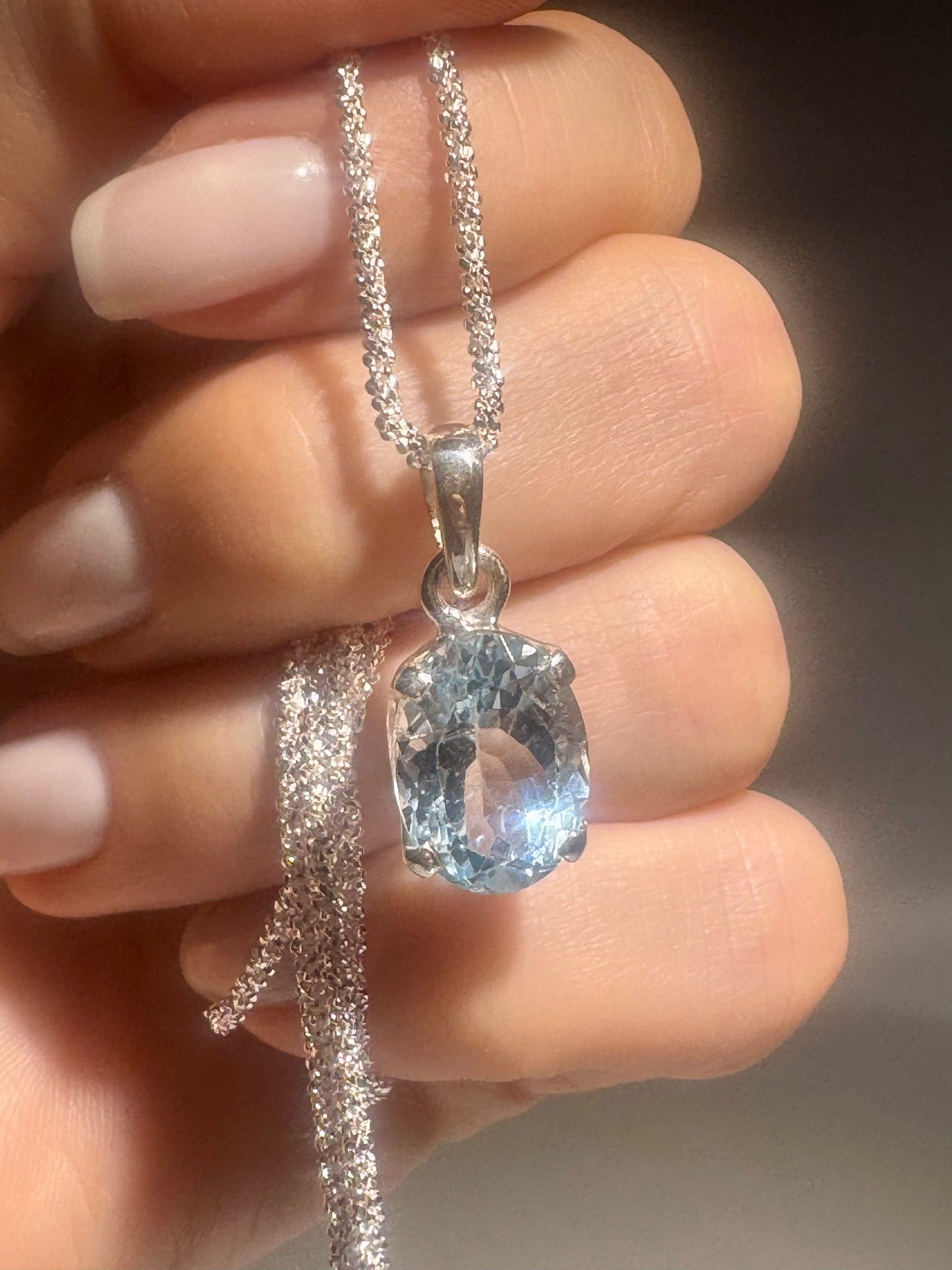 Blau-Topas Anhänger 925 Silber – Facettierter Ovalschliff, jetzt kaufen