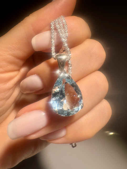 Blau-Topas Pear Cut Anhänger 925 Silber – Edelstein jetzt kaufen