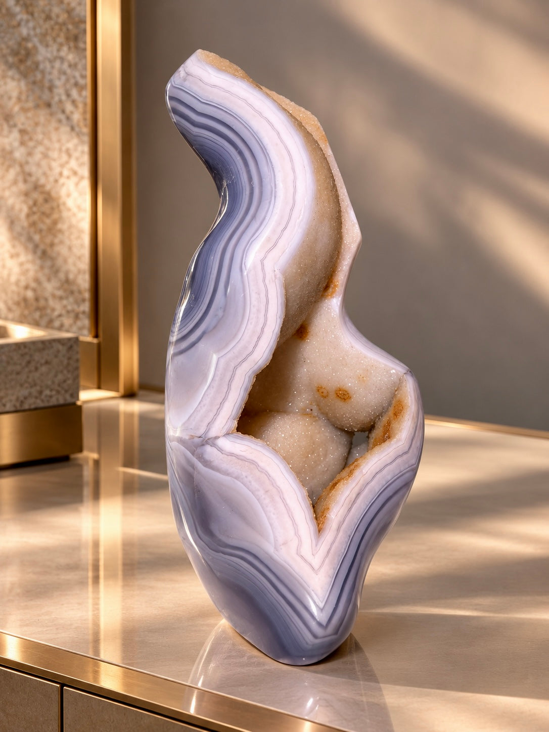 Blue Lace Agate / Blauer Spitzenachat – Premium Kristalldruse aus Uruguay