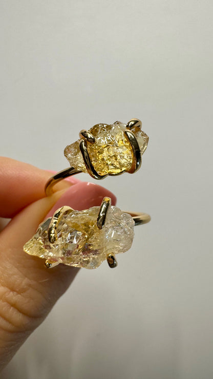 Bezaubernder Ring mit rohem Citrin 💛 (grössenverstellbar)