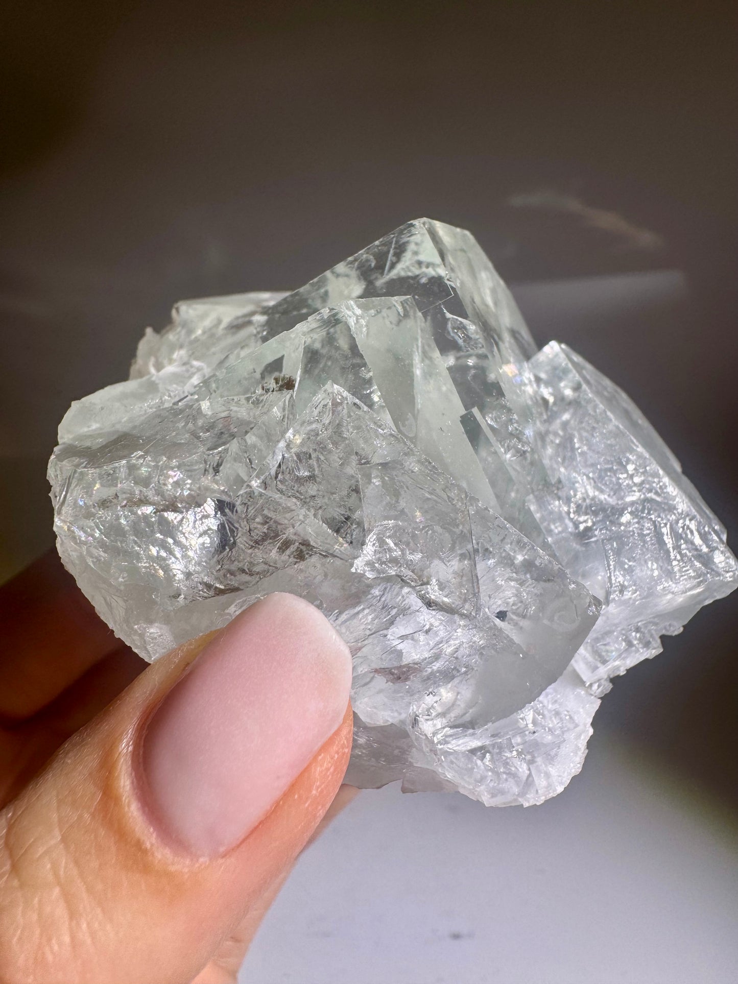 Wunderschöner 1 A Glas-Fluorit mit Regenbogen - 6.5cm, 258g