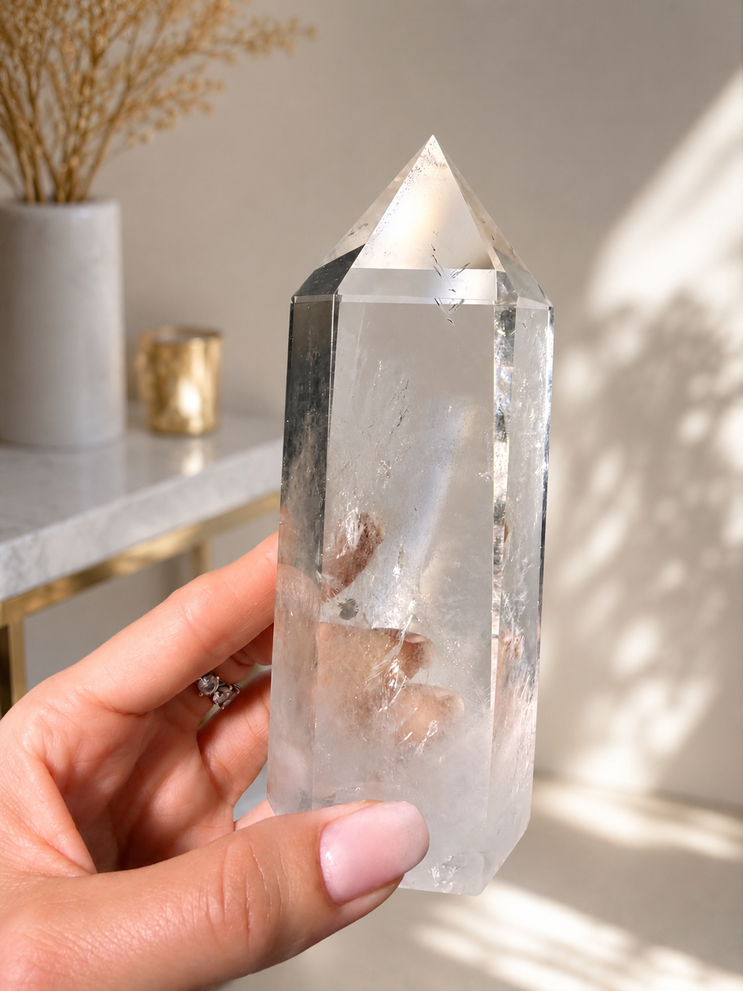 Ultra-clear rock crystal point on root stand – Light play & natural magic ✨ | 19 cm