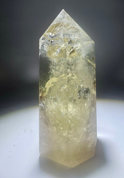 Schöne Citrin Spitze mit Regenbogen - 10.5cm, 288g