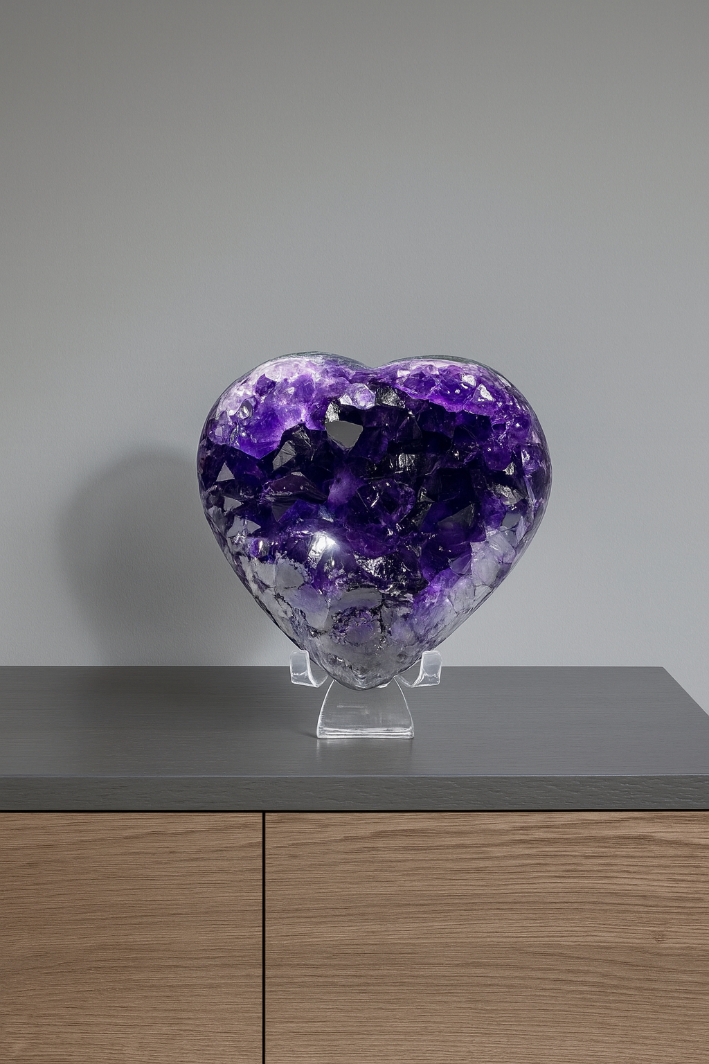 Exklusives Amethyst Herz 647 g Tiefviolett glossy Kristalle Uruguay