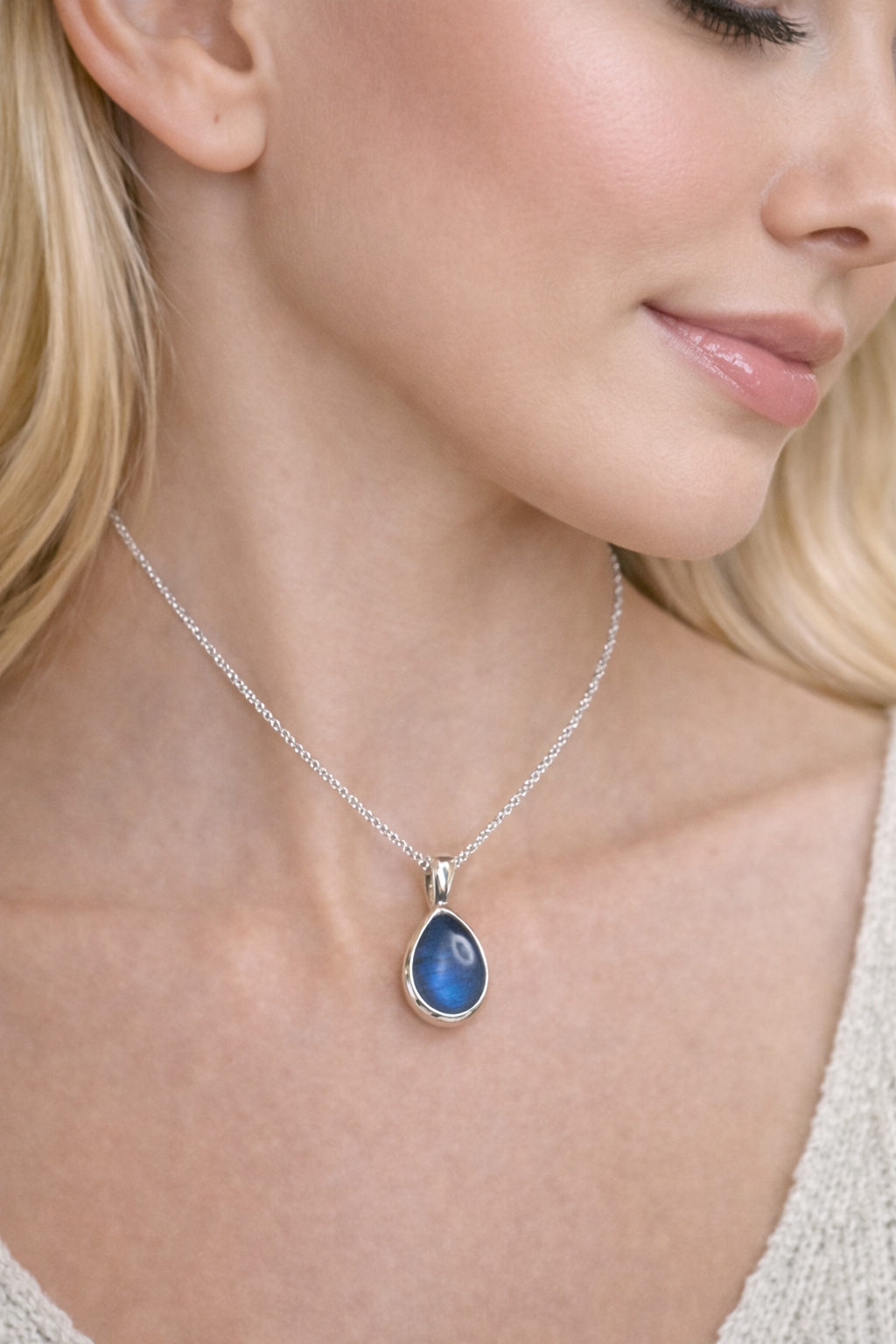 Labradorit Anhänger aus 925 Silber – Edler Glanz & mystische Tiefe ✨