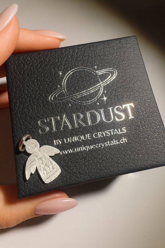 Meteoriten-Engel 2.2 cm (Aletai) – Ein himmlischer Anhänger aus dem All