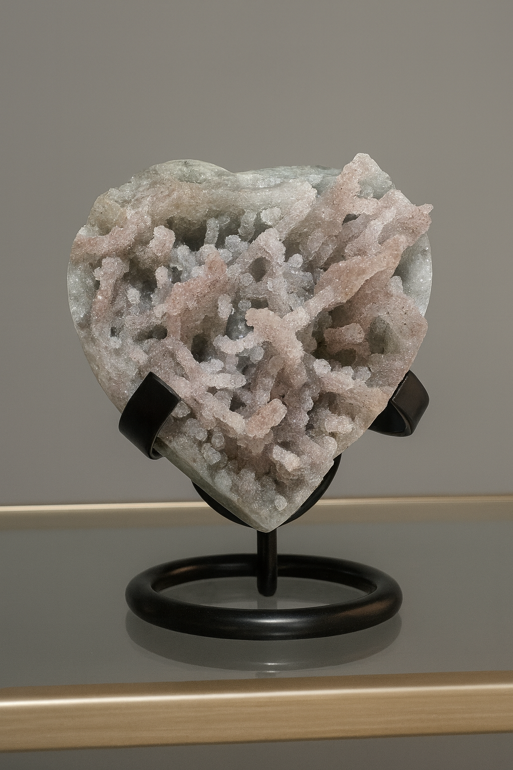 Amethyst Herz mit Stalaktiten - 8.5cm, 232g