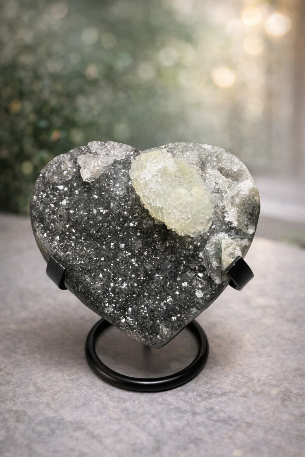 Bezauberndes Amethyst Herz mit Kalzit aus Uruguay - 9cm, 340g