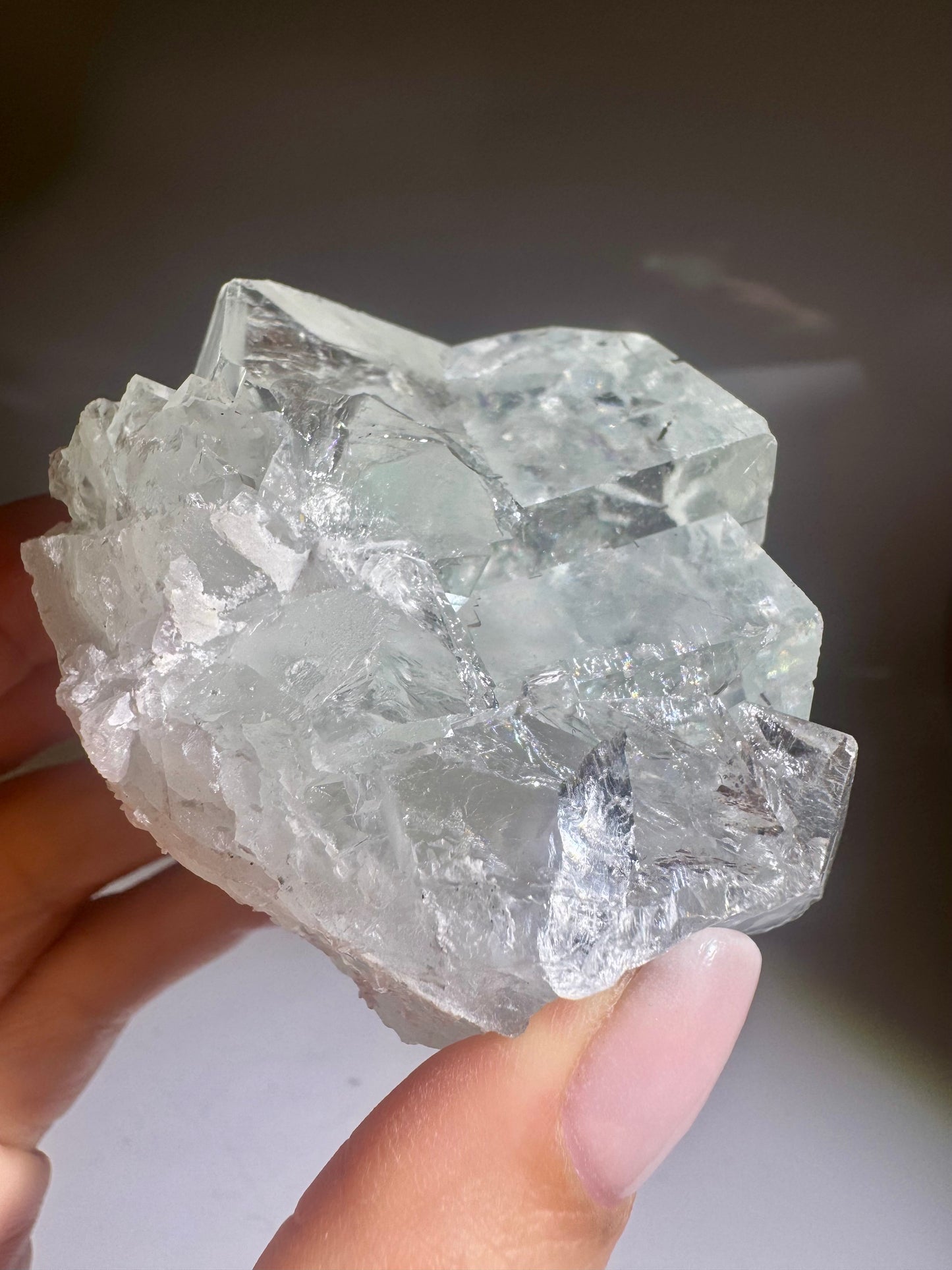 Wunderschöner 1 A Glas-Fluorit mit Regenbogen - 6.5cm, 258g