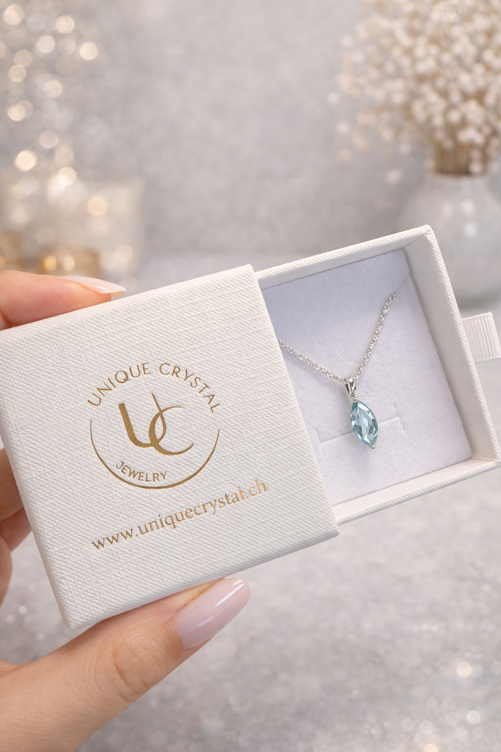 Blau-Topaz Schmuckanhänger – Zarte Eleganz in Silber gefasst ✨