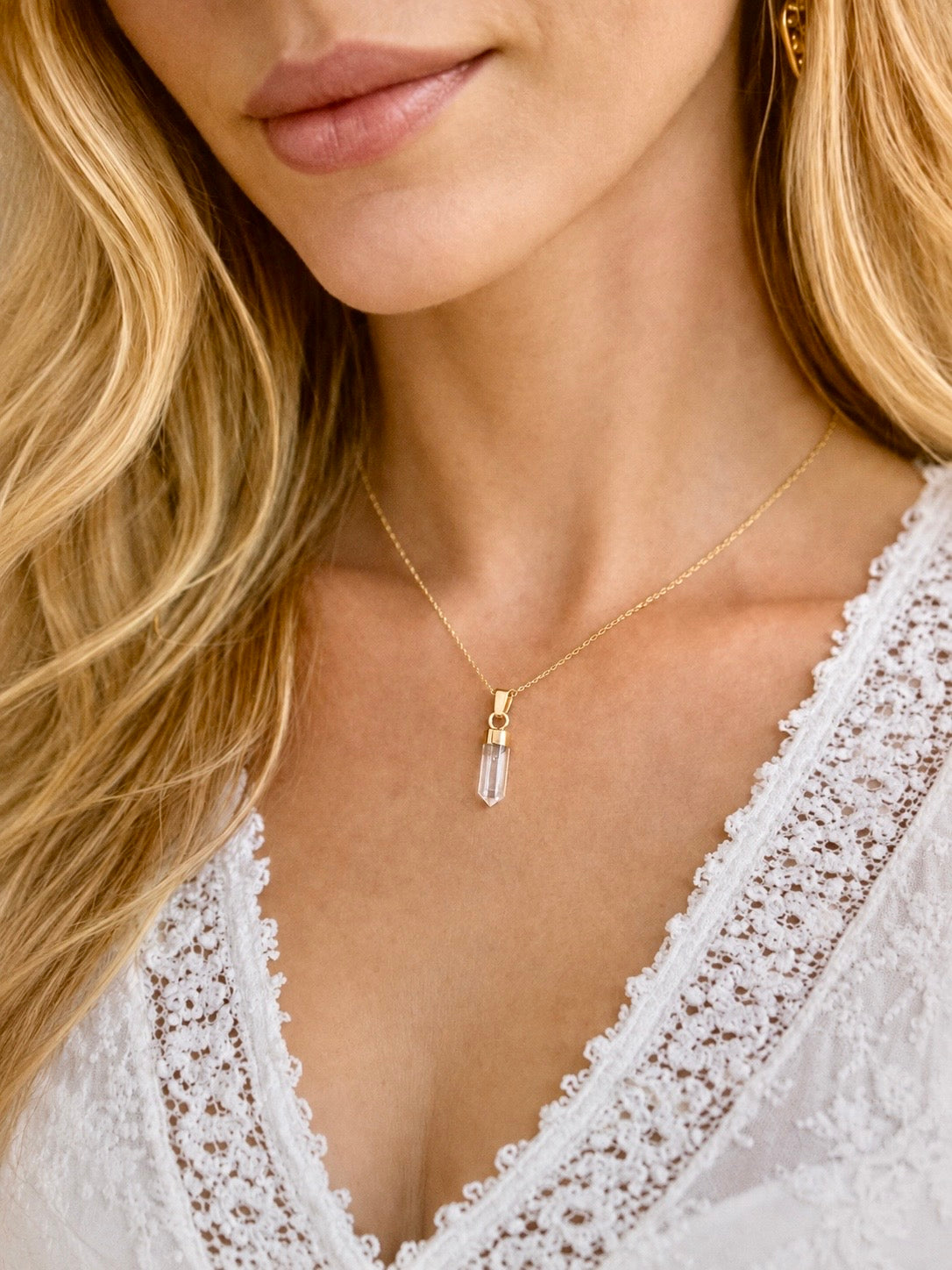 Pendentif en cristal de roche doré – Pointe de cristal en deux tailles