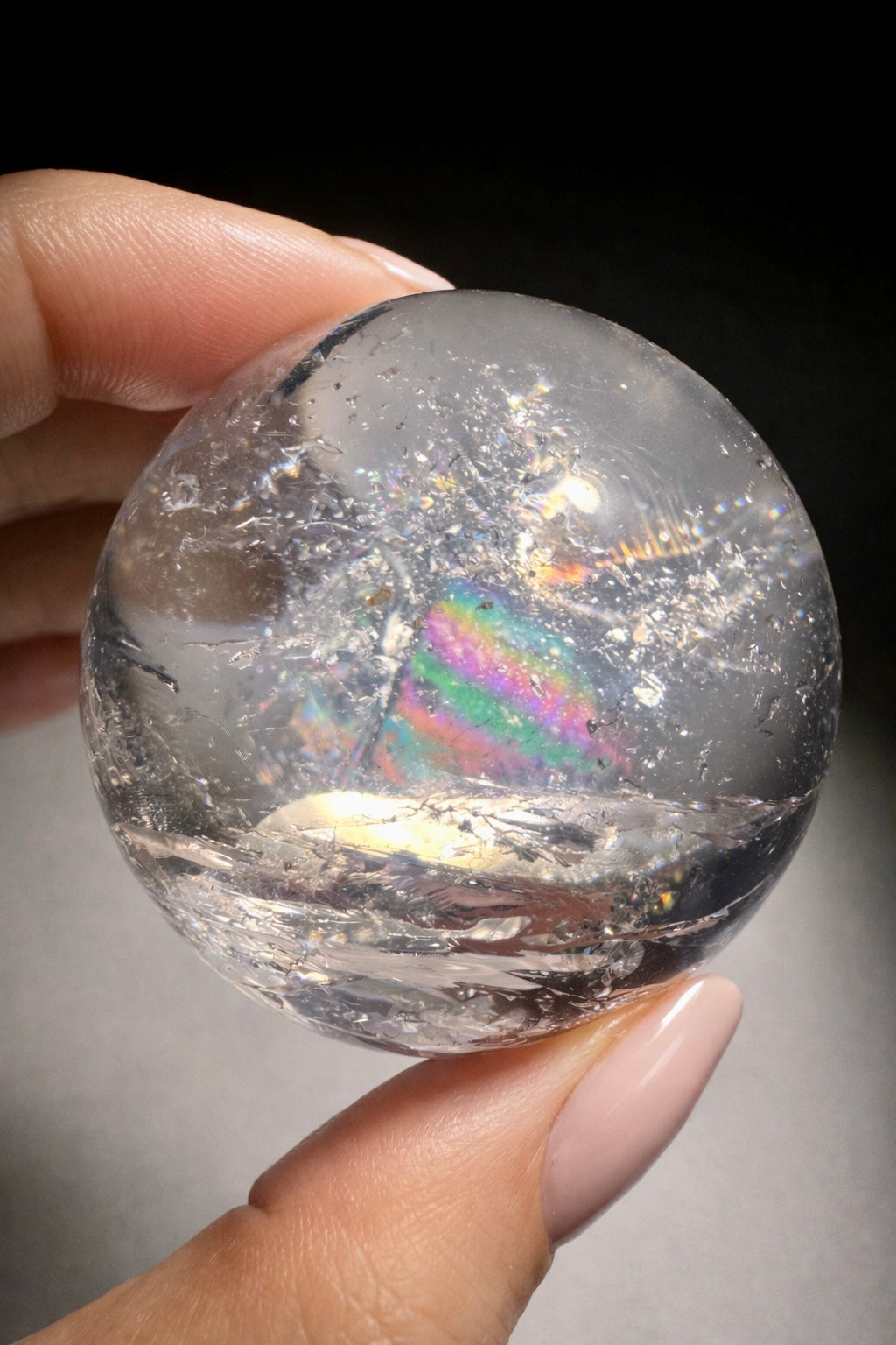 Ultraklare Lemurian Bergkristallkugel · 5,1 cm · Strahlender Regenbogeneffekt