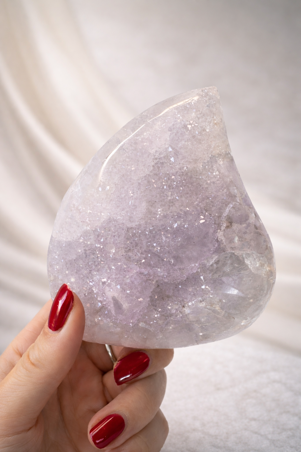 Funkelnde zart rosa Rainbow Amethyst Flamme aus Uruguay - 10cm, 777g