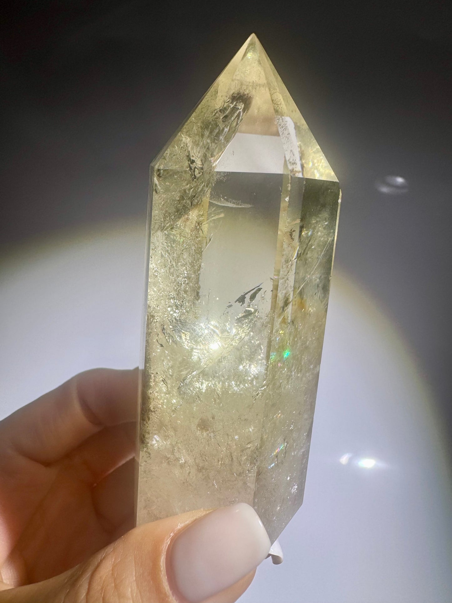 Schöne Citrin Spitze mit Regenbogen - 10.5cm, 288g