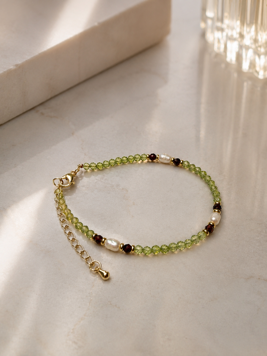 Edelstein Armband mit Peridot, Granat und Süsswasserperlen, handgefertigtes Unikat