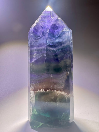 Edelstein Fluorit mit lebendigen Farben – Regenbogen, Blau & Lila – 343 g Kristallqualität