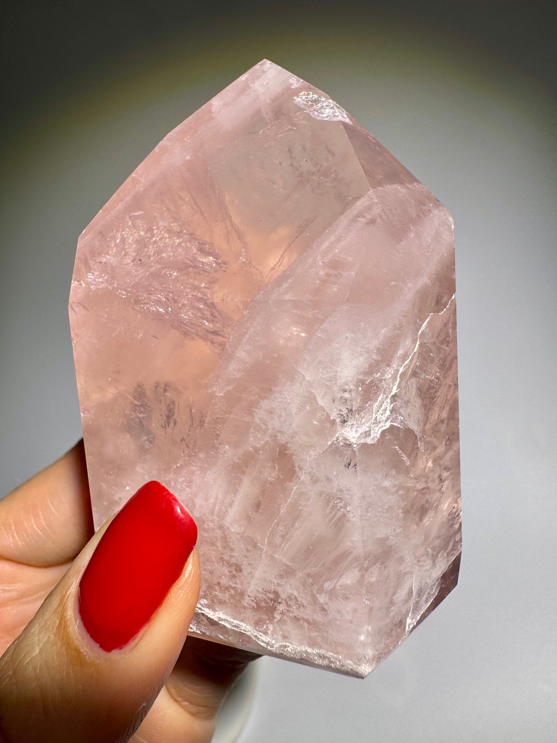 Edelsteinspitze aus Brasilien – Rosenquarz 8 cm