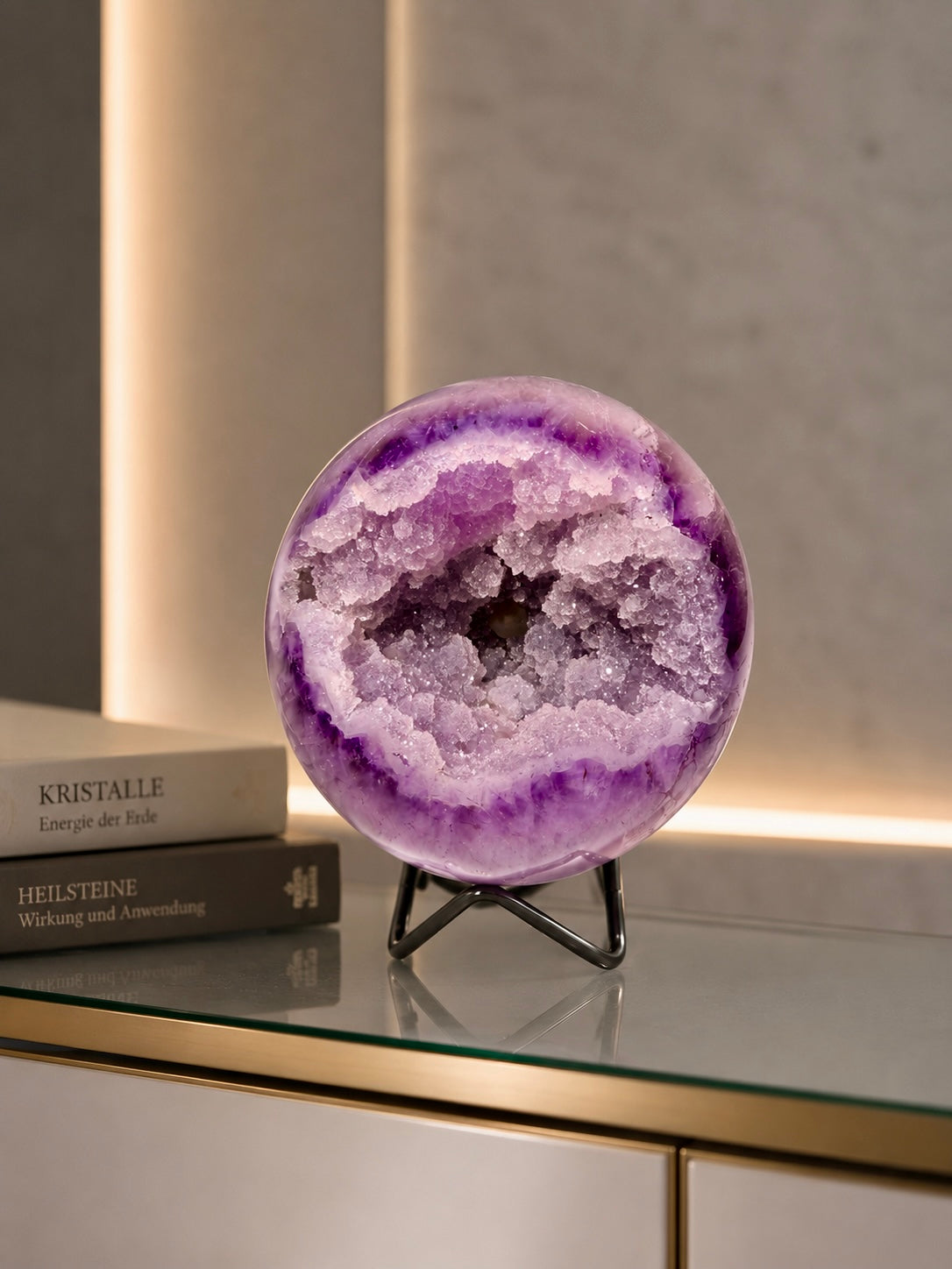 Einzigartige XXL Sugar Amethyst Kugel mit funkelnder Kristallisation
