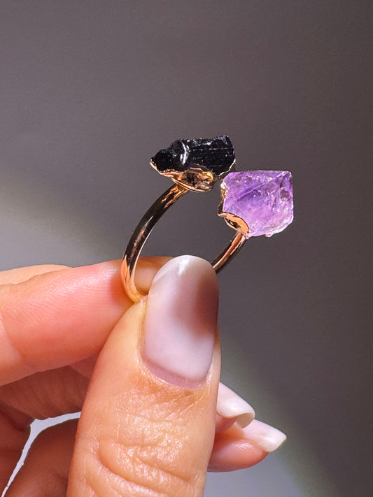 Eleganter spiritueller Schutzring mit zwei echten Edelsteinen Amethyst und schwarzem Tourmalin