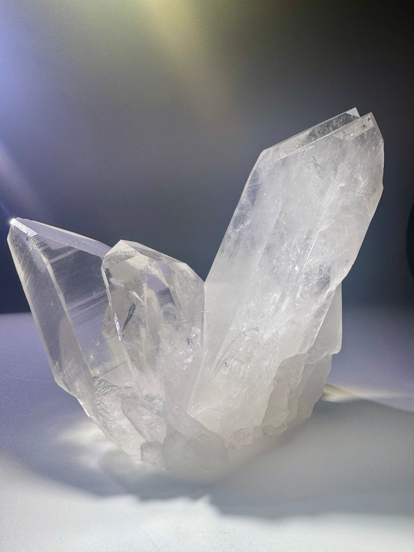 Exklusive Lemurian Bergkristall-Stufe aus Brasilien – 13 cm, 791 g, naturbelassen, extra klar, in 1A Museumsqualität